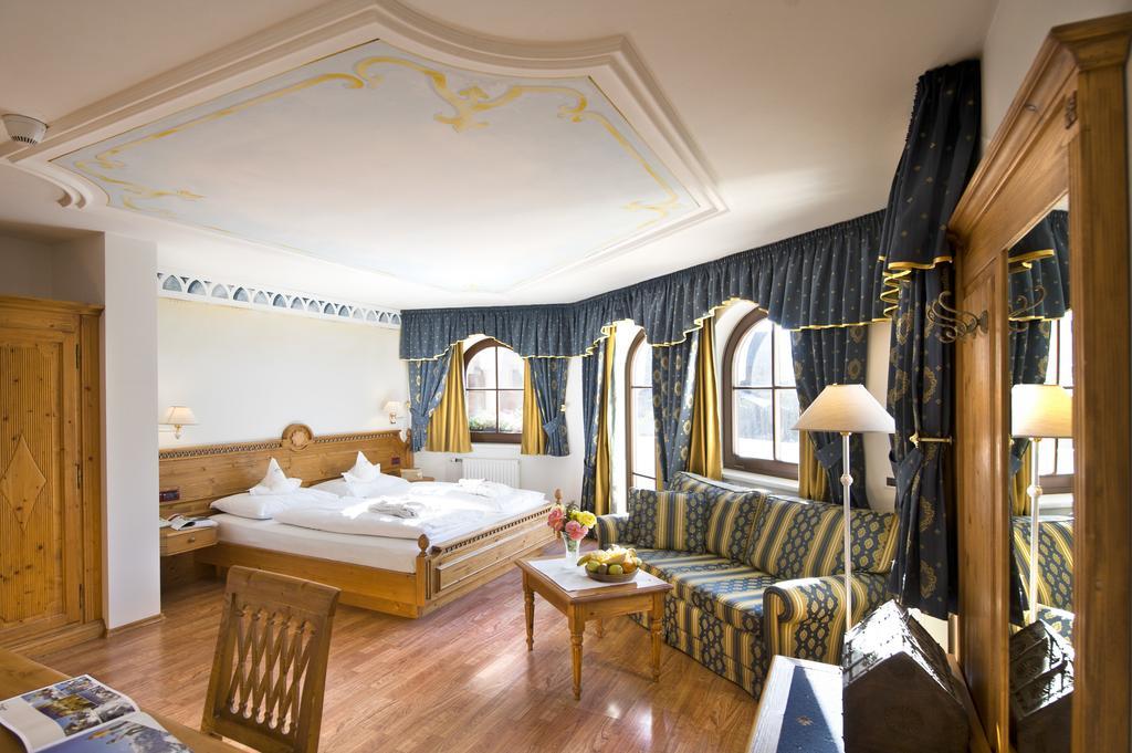 Hotel Ansitz Jakoberhof オルティゼーイ エクステリア 写真