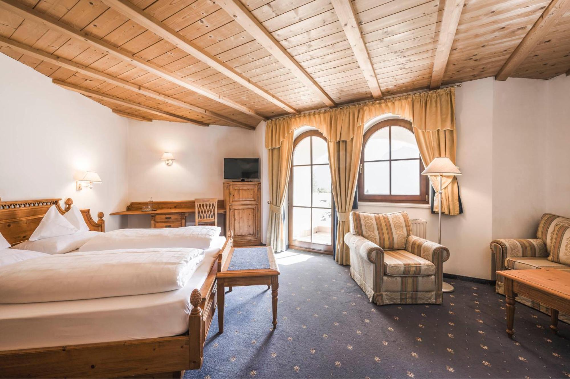 Hotel Ansitz Jakoberhof オルティゼーイ エクステリア 写真