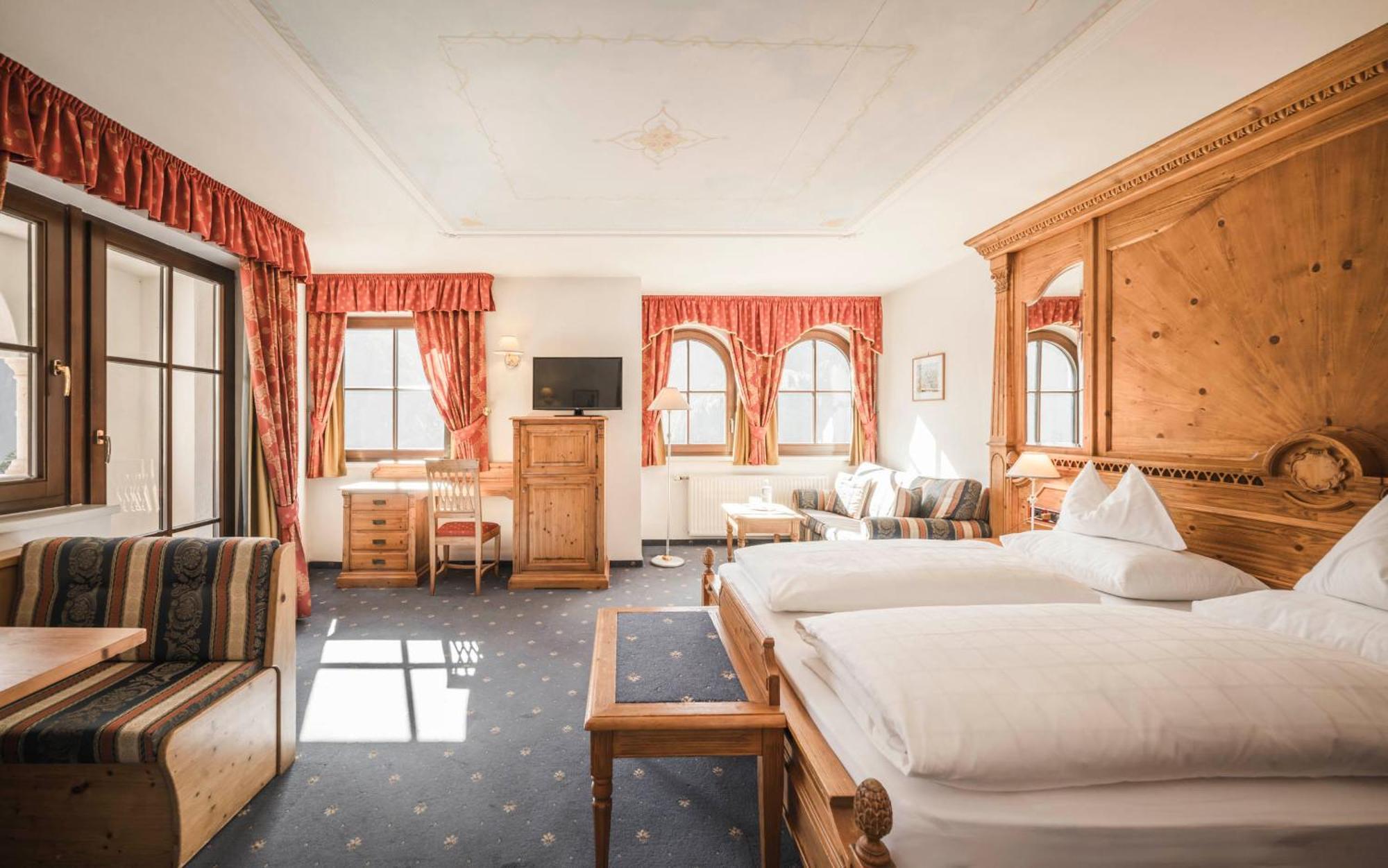 Hotel Ansitz Jakoberhof オルティゼーイ エクステリア 写真