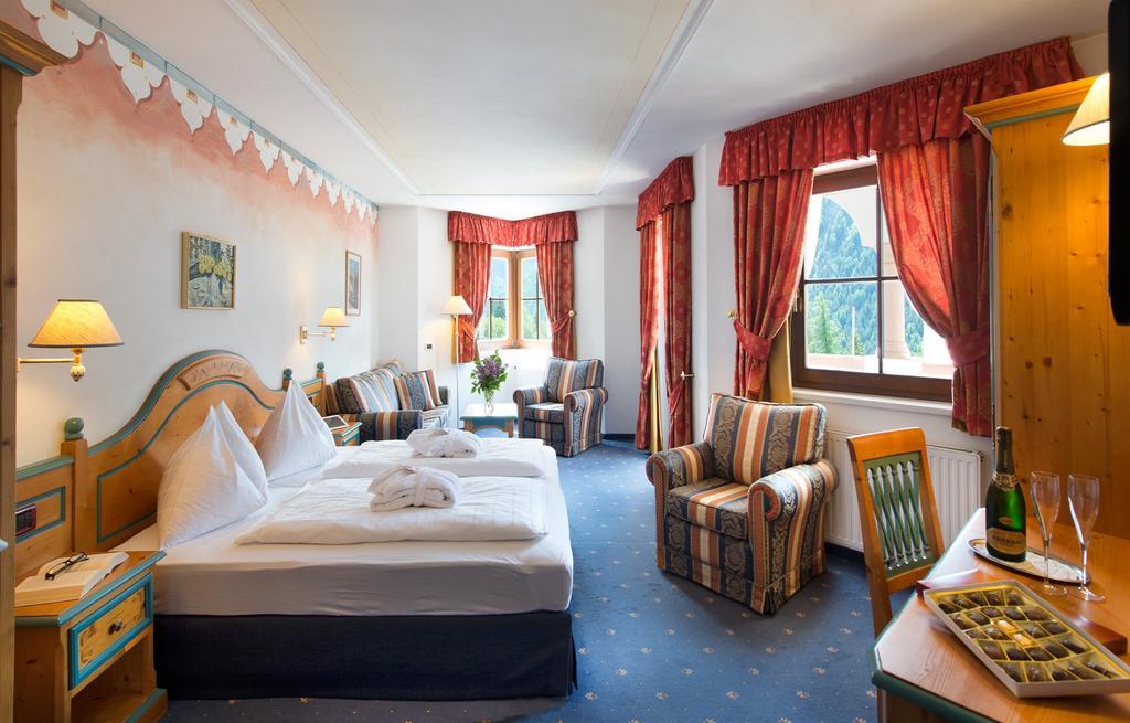 Hotel Ansitz Jakoberhof オルティゼーイ エクステリア 写真